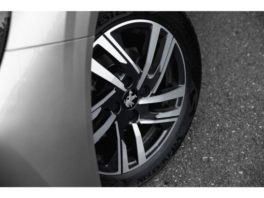 Peugeot 208 1.2 PureTech 75pk Style | Achteruitrijcamera | Airco | Cruise Control | Navigatie ActivLease financial lease