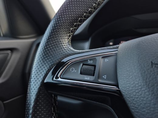 Skoda Kodiaq 1.5 TSI Sportline Business 7p. Trekhaak wegklapbaar | Panoramadak | LED | Camera | 20 inch lmv | ... ActivLease financial lease