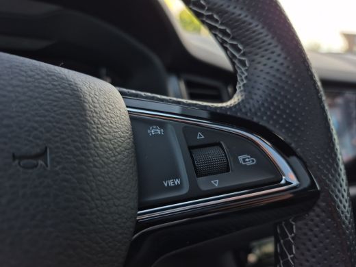 Skoda Kodiaq 1.5 TSI Sportline Business 7p. Trekhaak wegklapbaar | Panoramadak | LED | Camera | 20 inch lmv | ... ActivLease financial lease