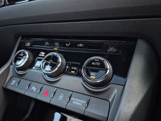 Skoda Kodiaq 1.5 TSI Sportline Business 7p. Trekhaak wegklapbaar | Panoramadak | LED | Camera | 20 inch lmv | ... ActivLease financial lease