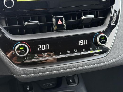 Toyota Corolla 2.0 Hybrid Dynamic Ultimate **TREKHAAK/ NAVIGATIE/ DODE HOEK DETECTIE** ActivLease financial lease