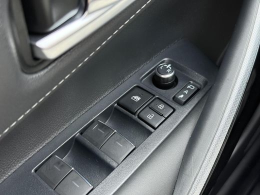 Toyota Corolla 2.0 Hybrid Dynamic Ultimate **TREKHAAK/ NAVIGATIE/ DODE HOEK DETECTIE** ActivLease financial lease