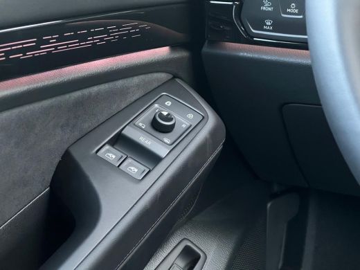 Volkswagen ID.7 Pro Limited Edition | Achterbank in ongelijke delen neerklapbaar incl. middenarmsteun en doorlaad... ActivLease financial lease