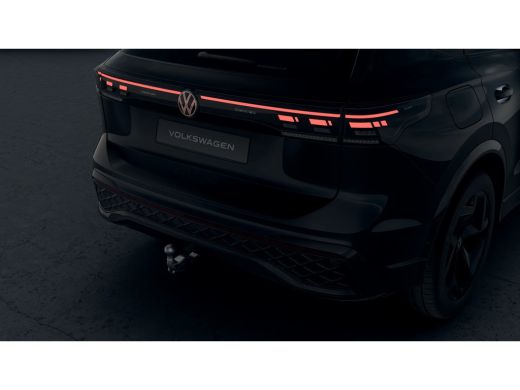 Volkswagen Tiguan R-Line Edition - eHybrid | 'App-Connect' draadloze smartphone integratie | Automatische afstandsr... ActivLease financial lease