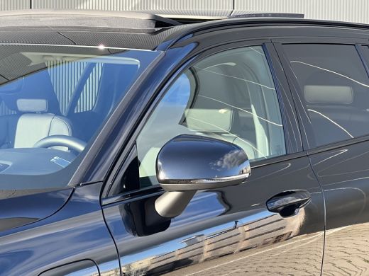 Volvo  V60 T6 Plug-in hybrid AWD Ultra Dark | Trekhaak | Panoramadak | Stoel en Stuurwiel verwarming | Adapt... ActivLease financial lease