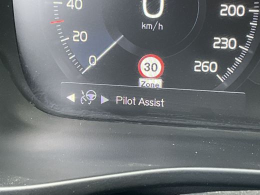 Volvo  XC40 1.5 T5 262pk Recharge Inscription Carplay 360° Pano.dak Trekhaak ActivLease financial lease