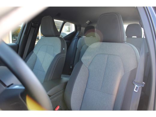 Volvo  XC40 2.0 B4 Plus Dark Trekhaak | Harman Kardon | Stoel + stuur verwarming | Camera | Adaptive cruise c... ActivLease financial lease