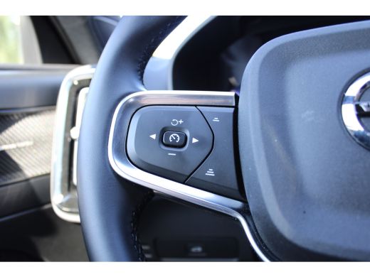 Volvo  XC40 2.0 B4 Plus Dark Trekhaak | Harman Kardon | Stoel + stuur verwarming | Camera | Adaptive cruise c... ActivLease financial lease