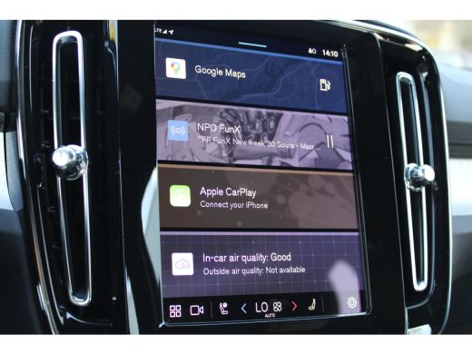 Volvo  XC40 2.0 B4 Plus Dark Trekhaak | Harman Kardon | Stoel + stuur verwarming | Camera | Adaptive cruise c... ActivLease financial lease