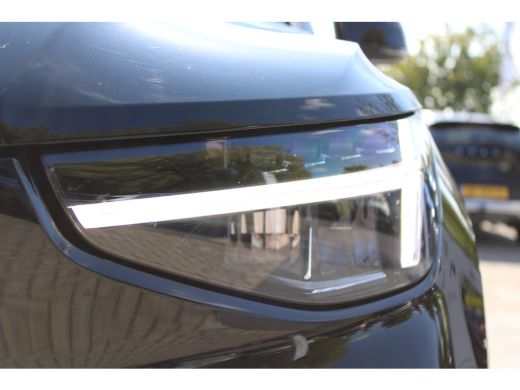 Volvo  XC40 2.0 B4 Plus Dark Trekhaak | Harman Kardon | Stoel + stuur verwarming | Camera | Adaptive cruise c... ActivLease financial lease