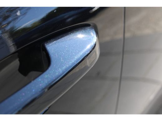 Volvo  XC40 2.0 B4 Plus Dark Trekhaak | Harman Kardon | Stoel + stuur verwarming | Camera | Adaptive cruise c... ActivLease financial lease