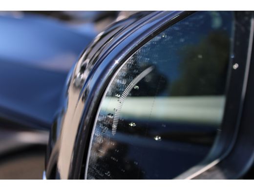 Volvo  XC40 2.0 B4 Plus Dark Trekhaak | Harman Kardon | Stoel + stuur verwarming | Camera | Adaptive cruise c... ActivLease financial lease