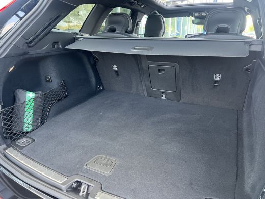 Volvo  XC60 T8 Plug-in hybrid AWD Ultra Black Edition | Luchtvering | Trekhaak | Panoramadak | Bowers & Wilki... ActivLease financial lease