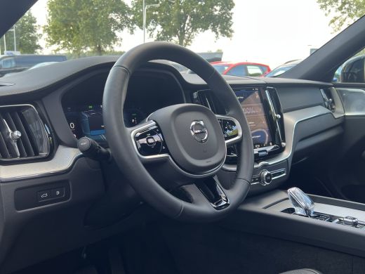 Volvo  XC60 T8 Plug-in hybrid AWD Ultra Black Edition | Luchtvering | Trekhaak | Panoramadak | Bowers & Wilki... ActivLease financial lease
