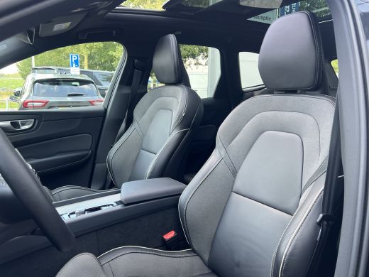 Volvo  XC60 T8 Plug-in hybrid AWD Ultra Black Edition | Luchtvering | Trekhaak | Panoramadak | Bowers & Wilki... ActivLease financial lease