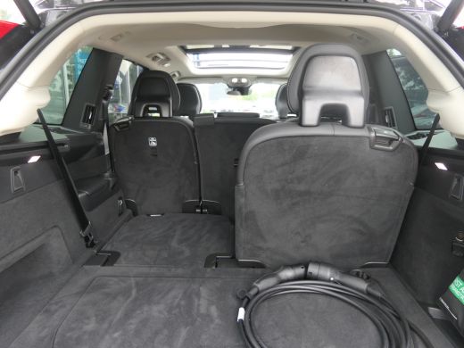 Volvo  XC90 T8 Recharge AWD Ultimate Dark | Massage | Luchtvering | Bowers&Wilkins | 22 Inch | Trekhaak | Gev... ActivLease financial lease