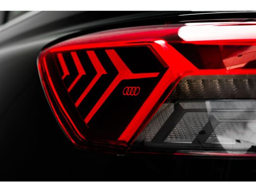 Audi Q4 e-tron Edition | Achterklep, automatisch bedienbaar | Audi Virtual Cockpit | Audi sound system ActivLease financial lease