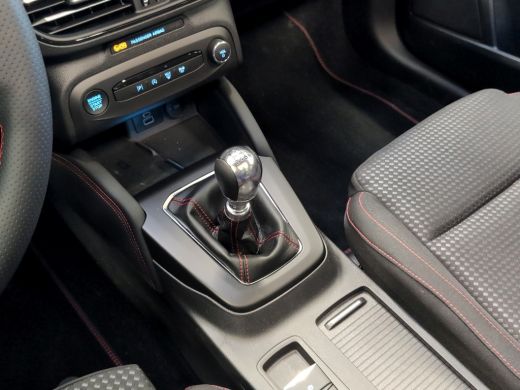 Ford Focus Wagon 1.0 Hybrid ST Line X | Pano | Winter Pack | Adap. Cruise | Matrix LED ActivLease financial lease