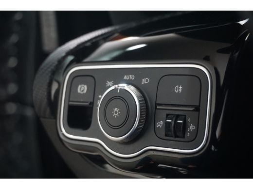 Mercedes-Benz A-Klasse 180 Business Solution | Sportstoelen Half Leder | Automaat | Camera | Breedbeeld Navi | BTW-Auto! | ActivLease financial lease