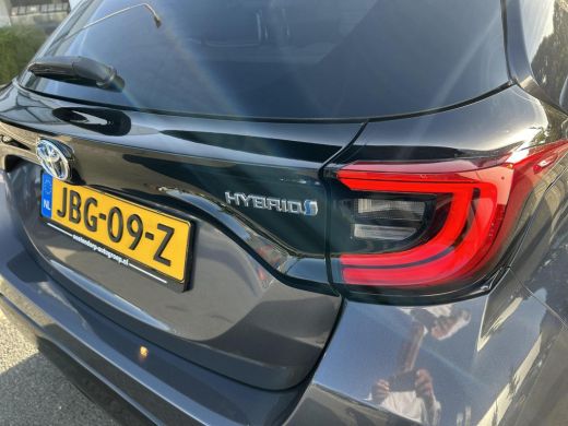 Toyota Yaris 1.5 Hybrid Executive ActivLease financial lease