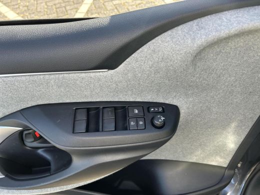 Toyota Yaris 1.5 Hybrid Executive ActivLease financial lease