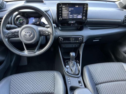 Toyota Yaris 1.5 Hybrid Executive | Bi-tone | Carplay | Dode hoek waarschuwing | Parkeersensoren | ActivLease financial lease