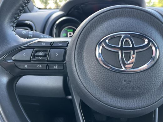 Toyota Yaris 1.5 Hybrid Executive | Bi-tone | Carplay | Dode hoek waarschuwing | Parkeersensoren | ActivLease financial lease