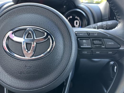 Toyota Yaris 1.5 Hybrid Executive | Bi-tone | Carplay | Dode hoek waarschuwing | Parkeersensoren | ActivLease financial lease