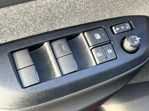 Toyota Yaris 1.5 Hybrid Executive | Bi-tone | Carplay | Dode hoek waarschuwing | Parkeersensoren | ActivLease financial lease