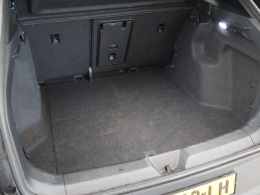 Volkswagen ID.4 First 77 kWh 1st EDITION + WEGKL. TREKHAAK | 20 INCH | CAMERA | STOELVERW. | APPLE CARPLAY ActivLease financial lease