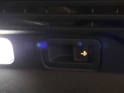 Volkswagen ID.4 First 77 kWh 1st EDITION + WEGKL. TREKHAAK | 20 INCH | CAMERA | STOELVERW. | APPLE CARPLAY ActivLease financial lease