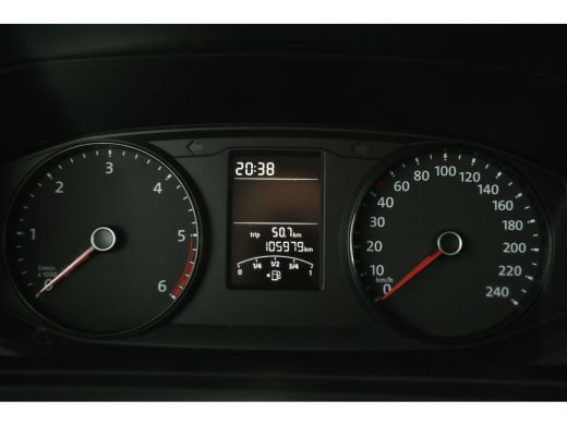 Volkswagen Transporter 2.0 TDI L1H1 | 150PK | Airco | Cruise | Parkeersensoren | Trekhaak ActivLease financial lease