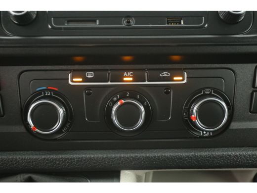 Volkswagen Transporter 2.0 TDI L1H1 | 150PK | Airco | Cruise | Parkeersensoren | Trekhaak ActivLease financial lease
