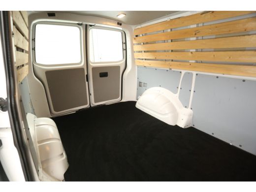Volkswagen Transporter 2.0 TDI L1H1 | 150PK | Airco | Cruise | Parkeersensoren | Trekhaak ActivLease financial lease
