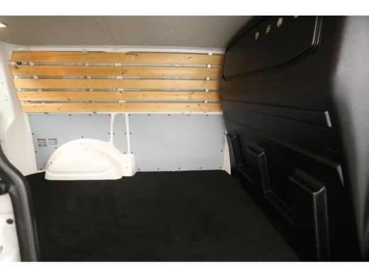 Volkswagen Transporter 2.0 TDI L1H1 | 150PK | Airco | Cruise | Parkeersensoren | Trekhaak ActivLease financial lease