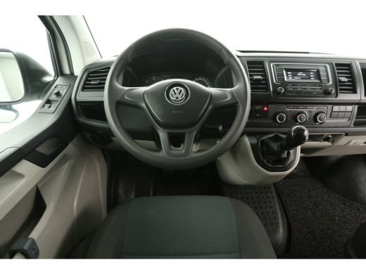 Volkswagen Transporter 2.0 TDI L1H1 | 150PK | Airco | Cruise | Parkeersensoren | Trekhaak ActivLease financial lease