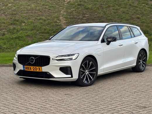 Volvo  V60 T6 350PK AWD Plus Dark | Trekhaak | 360° | Contourstoelen | HK | All Season Volvo  V60 T6 350PK AWD Plus Dark | Trekhaak | 360° | Contourstoelen | HK | All Season