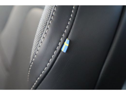 Volvo  V60 T6 350PK AWD Plus Dark | Trekhaak | 360&deg; | Contourstoelen | HK | All Season ActivLease financial lease