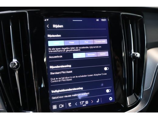 Volvo  V60 T6 350PK AWD Plus Dark | Trekhaak | 360&deg; | Contourstoelen | HK | All Season ActivLease financial lease