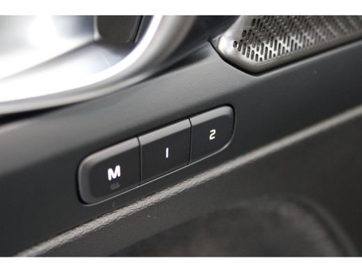 Volvo  XC40 B4 200PK Plus Dark | Lounge Pack | 360° | 20" | Leder | Privacy glas ActivLease financial lease