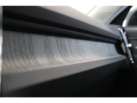 Volvo  XC40 B4 200PK Plus Dark | Lounge Pack | 360° | 20" | Leder | Privacy glas ActivLease financial lease