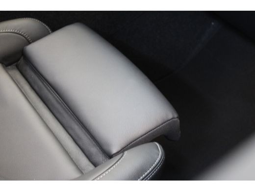 Volvo  XC40 B4 200PK Plus Dark | Lounge Pack | 360° | 20" | Leder | Privacy glas ActivLease financial lease