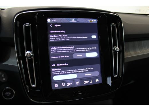 Volvo  XC40 B4 200PK Plus Dark | Lounge Pack | 360° | 20" | Leder | Privacy glas ActivLease financial lease