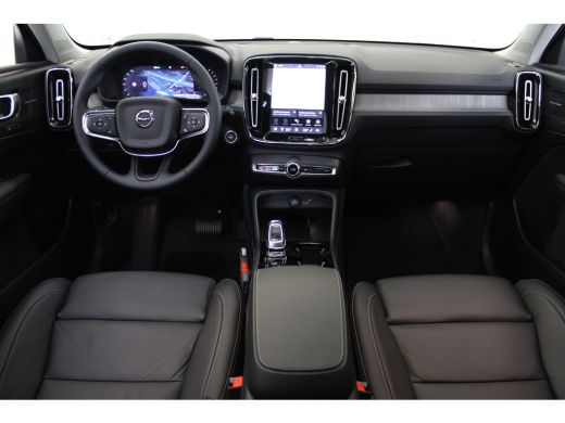 Volvo  XC40 B4 200PK Plus Dark | Lounge Pack | 360° | 20" | Leder | Privacy glas ActivLease financial lease