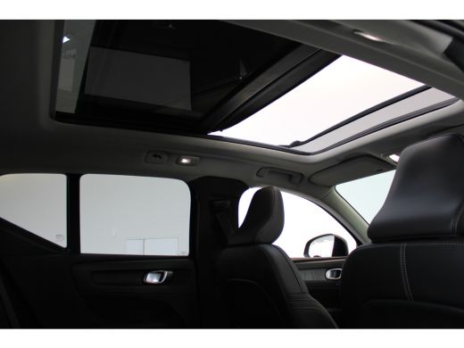Volvo  XC40 B4 200PK Plus Dark | Lounge Pack | 360° | 20" | Leder | Privacy glas ActivLease financial lease
