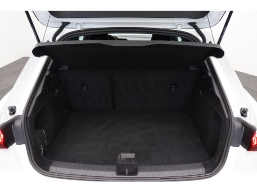 Audi A3 Sportback 30 TFSI Advanced edition | Achterbank in delen neerklapbaar | Anti Blokkeer Systeem | A... ActivLease financial lease
