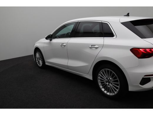 Audi A3 Sportback 30 TFSI Advanced edition | Achterbank in delen neerklapbaar | Anti Blokkeer Systeem | A... ActivLease financial lease