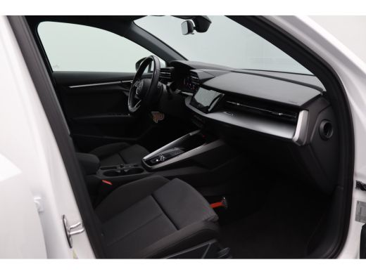 Audi A3 Sportback 30 TFSI Advanced edition | Achterbank in delen neerklapbaar | Anti Blokkeer Systeem | A... ActivLease financial lease