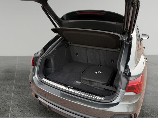 Audi Q3 45 TFSI e S Edition | trekhaak ActivLease financial lease