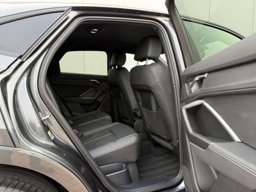 Audi Q3 45 TFSI e S Edition | trekhaak ActivLease financial lease